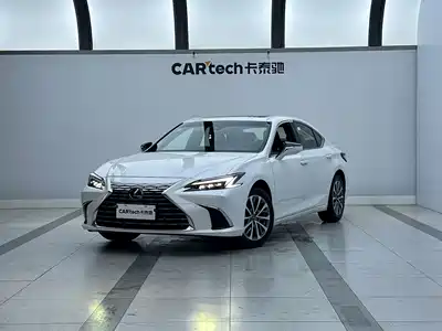 Lexus ES 2025