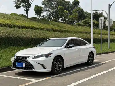 Lexus ES 2023