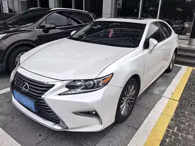 Lexus ES 2016