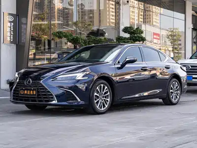 Lexus ES 2025