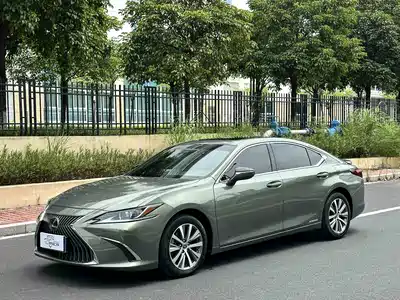 Lexus ES 2020
