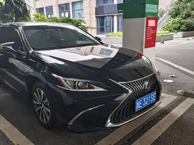 Lexus ES 2021