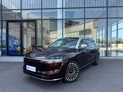 AITO Wenjie M9 2025