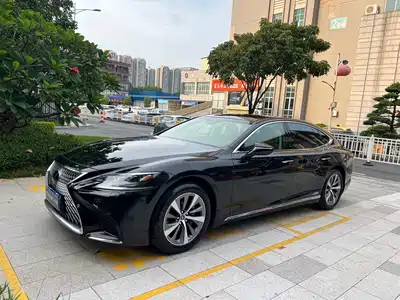 Lexus LS 2019