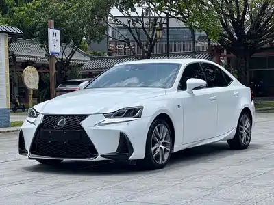 Lexus IS 2019