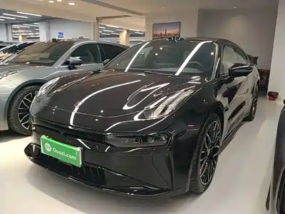 ZEEKR 001 2025