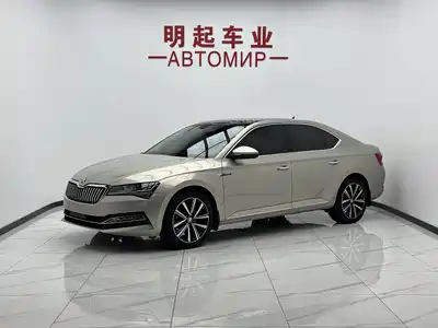 Škoda Superb 2023