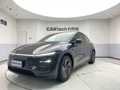 Tesla Model Y 2025