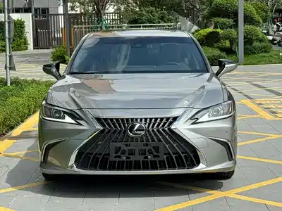 Lexus ES 2023