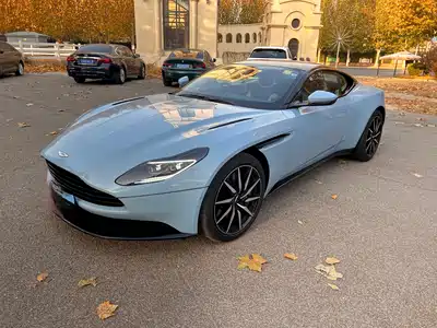 Aston Martin DB11 2018