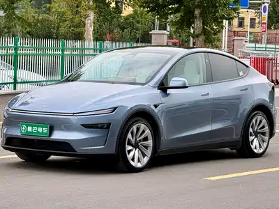 Tesla Model Y 2025