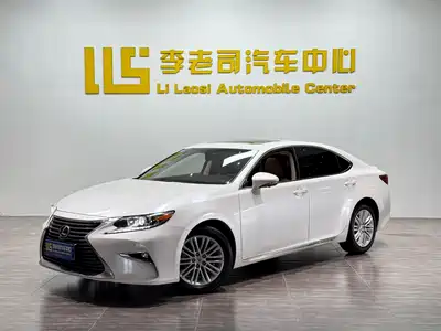 Lexus ES 2018