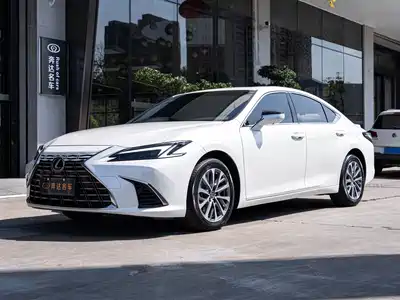 Lexus ES 2025