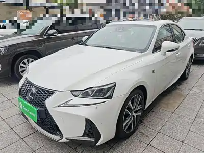 Lexus IS 2019