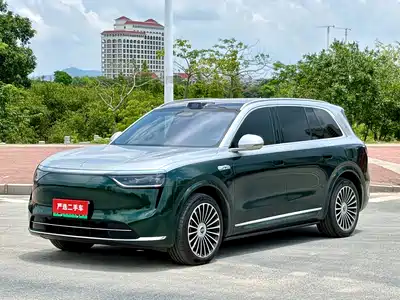 AITO Wenjie M8 2025