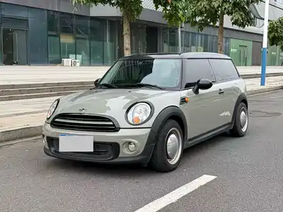 MINI CLUBMAN 2013