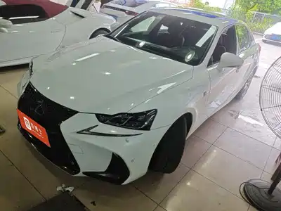 Lexus IS 2019
