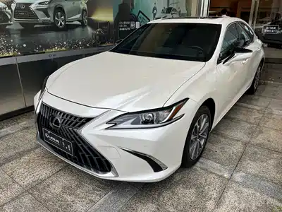 Lexus ES 2023
