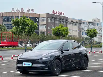 Tesla Model Y 2026