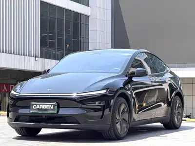 Tesla Model Y 2025