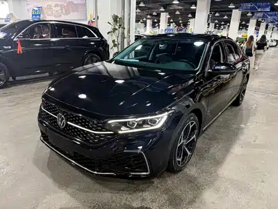Volkswagen Passat 2023