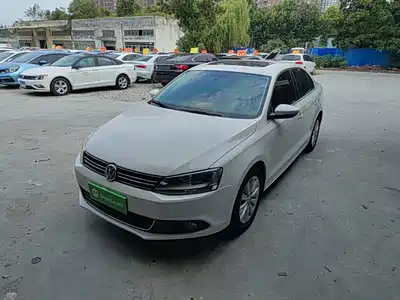 Volkswagen Sagitar 2014