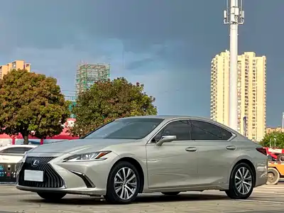 Lexus ES 2020