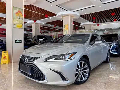Lexus ES 2019