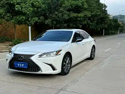 Lexus ES 2020