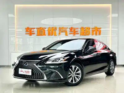 Lexus ES 2020