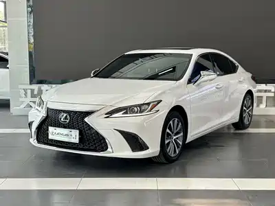 Lexus ES 2019