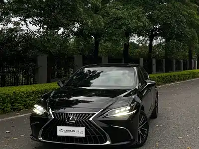 Lexus ES 2023