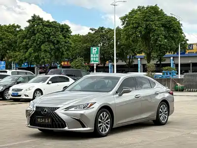Lexus ES 2024