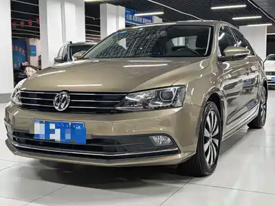 Volkswagen Sagitar 2016