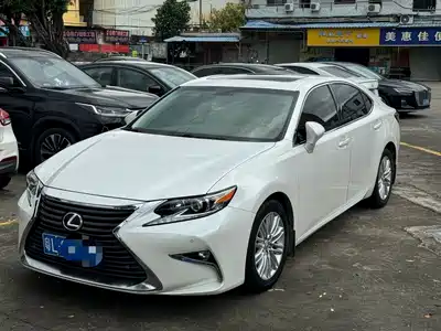 Lexus ES 2016