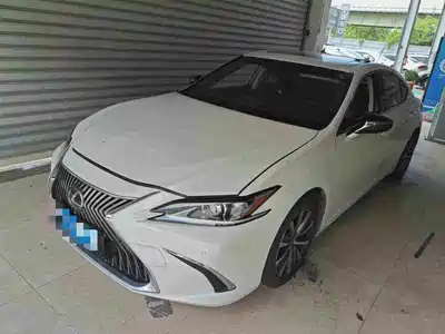 Lexus ES 2019