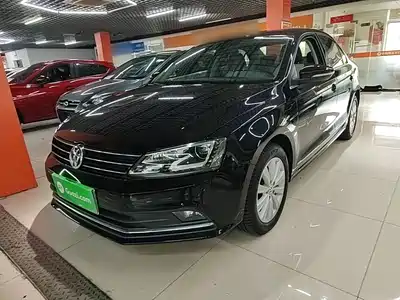 Volkswagen Sagitar 2015