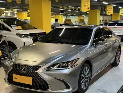 Lexus ES 2022