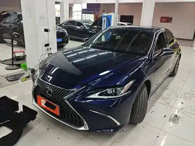 Lexus ES 2021