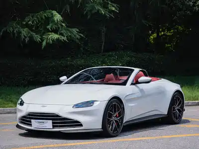 Aston Martin V8 Vantage 2022