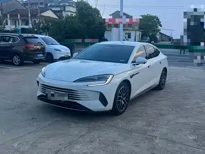 BYD Seal 07 DM-i 2025