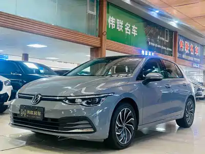 Volkswagen Golf 2025