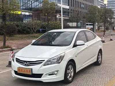 Hyundai Verna 2015