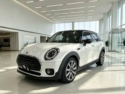 MINI CLUBMAN 2024