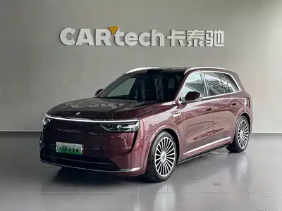 AITO Wenjie M8 2025