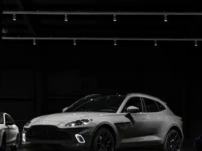 Aston Martin DBX 2022