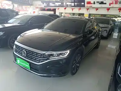 Volkswagen Passat 2025