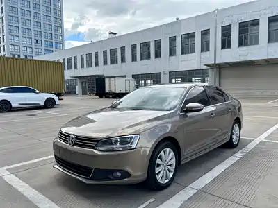 Volkswagen Sagitar 2015