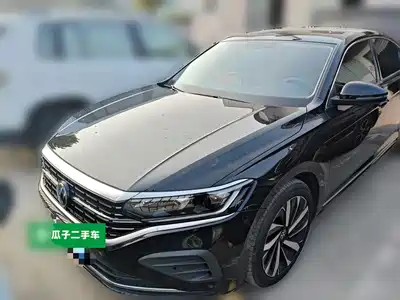 Volkswagen Passat 2025