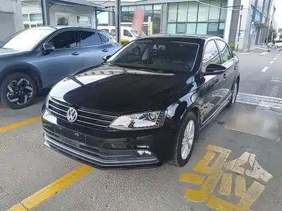 Volkswagen Sagitar 2015